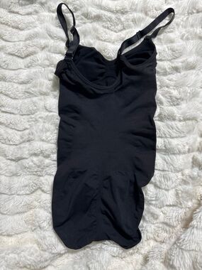 SKIMS SEAMLESS SCULPT BRIEF BODYSUIT